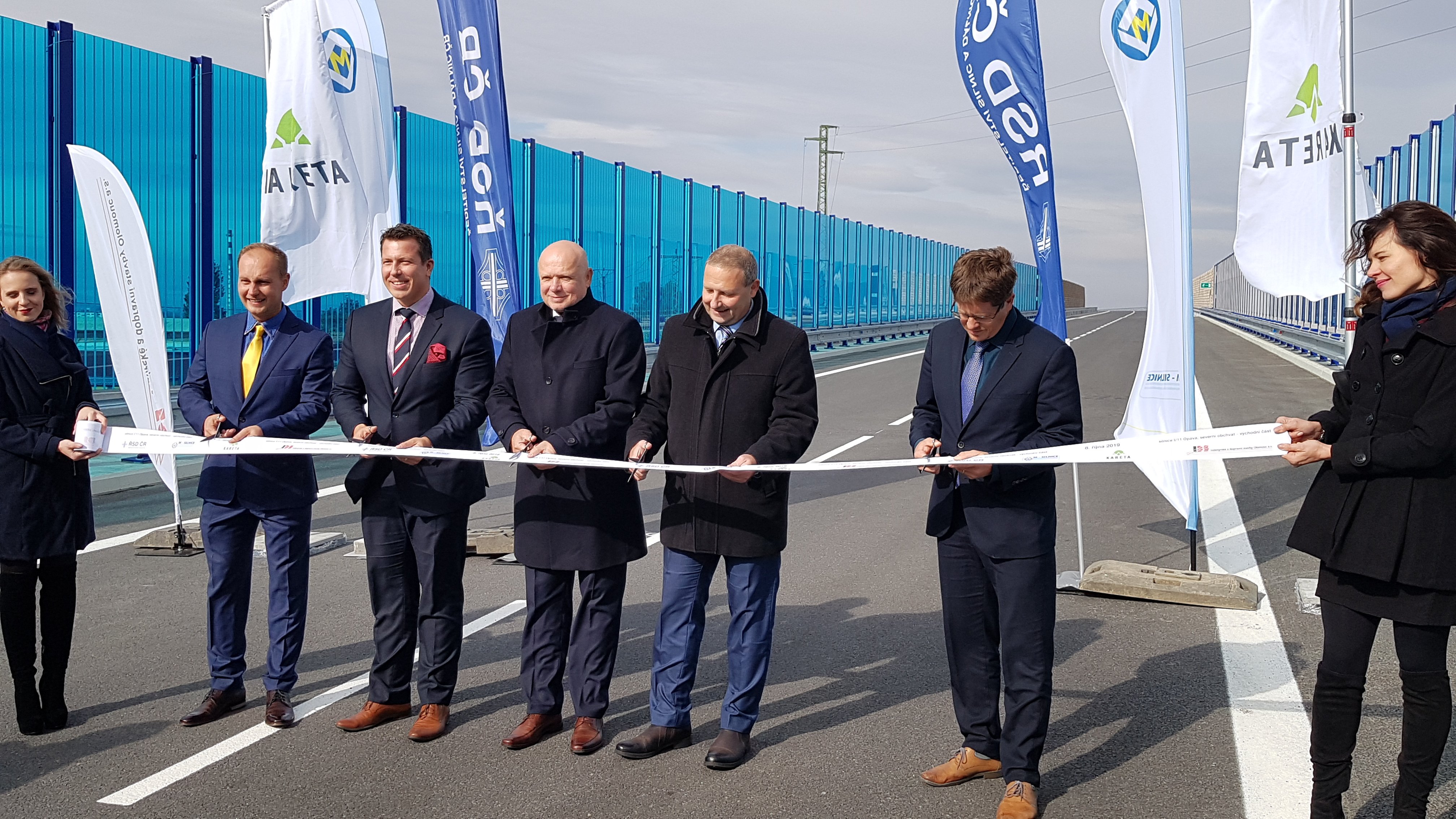 Řidiči vyjeli na nový úsek obchvatu Opavy o tři měsíce dříve